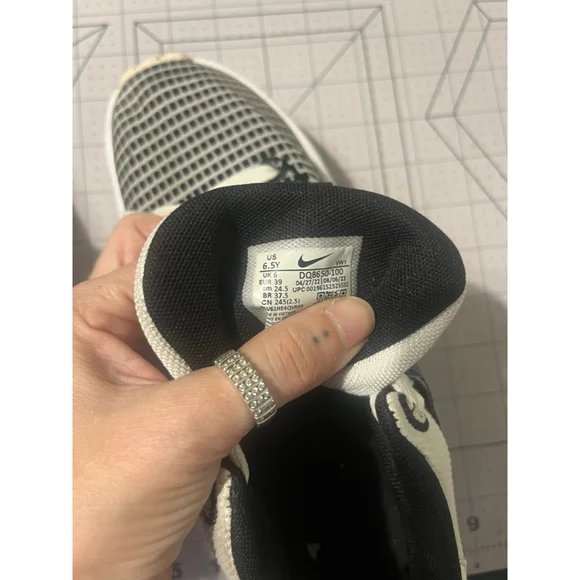 Kids' Nike Basketball Shoes Black/White Size 6.5Y